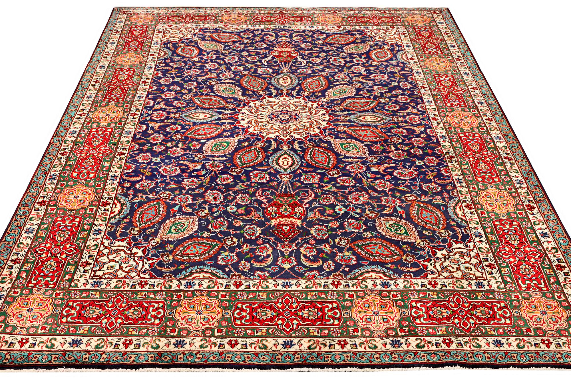 Matta, Keshan, ca. 330 x 244 cm.