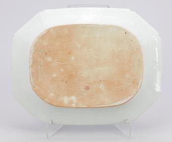 STEKFAT, porslin, Qing dynastin, Qianlong, Kina 1700-tal.
