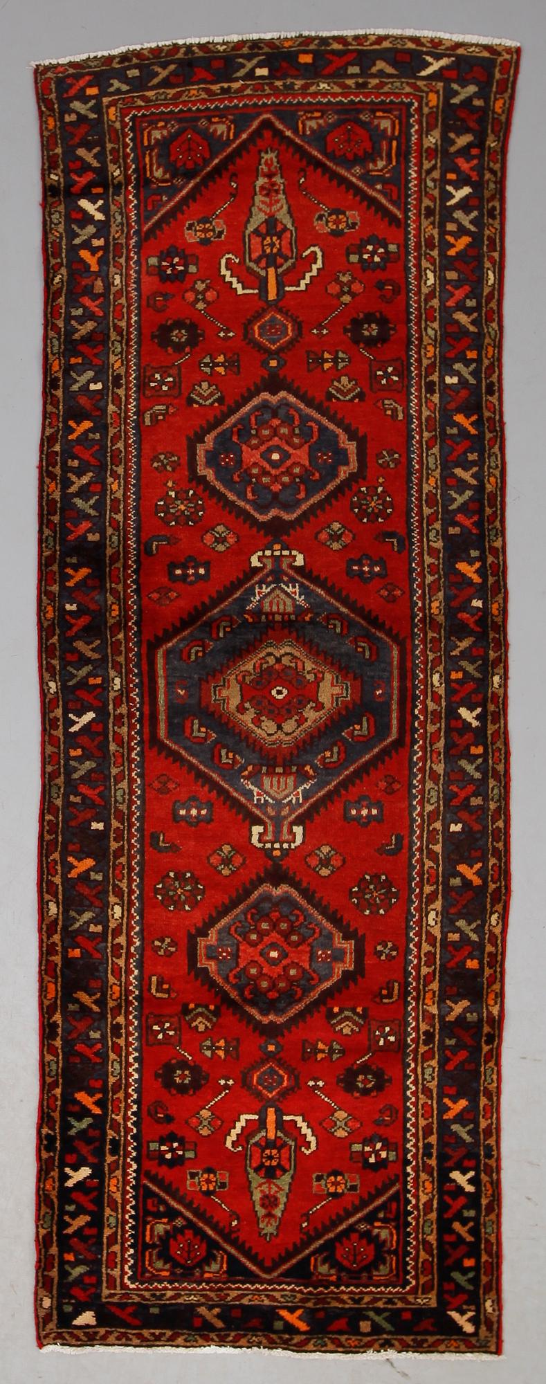 MATTA, Hamadan, ca 280 x 96 cm.