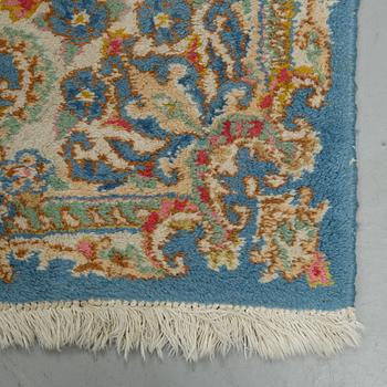 Matto, a semi-antique/an old Kerman, ca 270,5-272,5 x 182-183 cm.