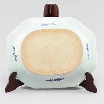 SKÅLFAT, porslin, Kina, 1700-tal.