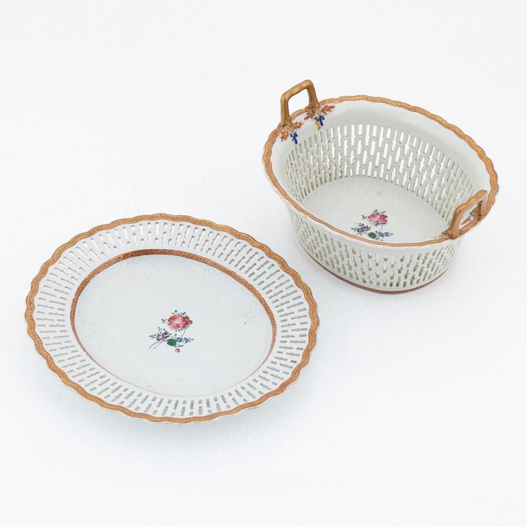 Gallerskål med fat, kompaniporslin. Qingdynastin, Jiaqing (1796-1820).