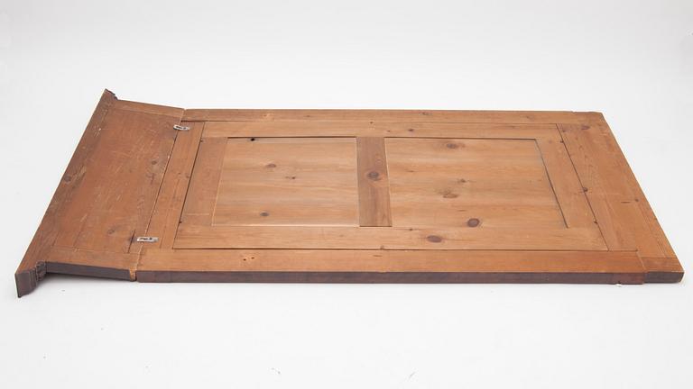 KONSOLBORD MED SPEGEL, Ryssland 1800-talets senare hälft.
