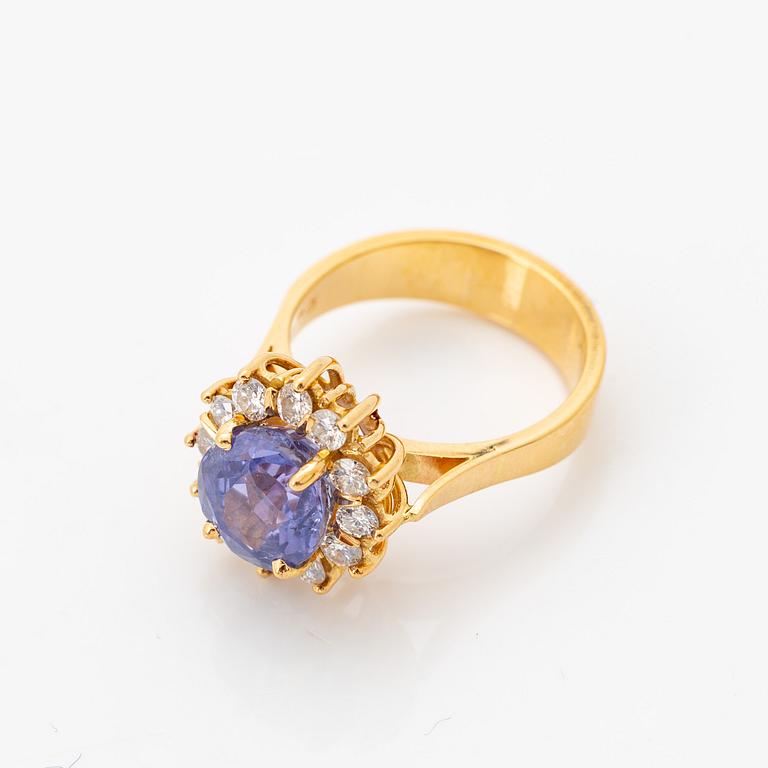 18K gold, sapphire and brilliant cut diamond ring.