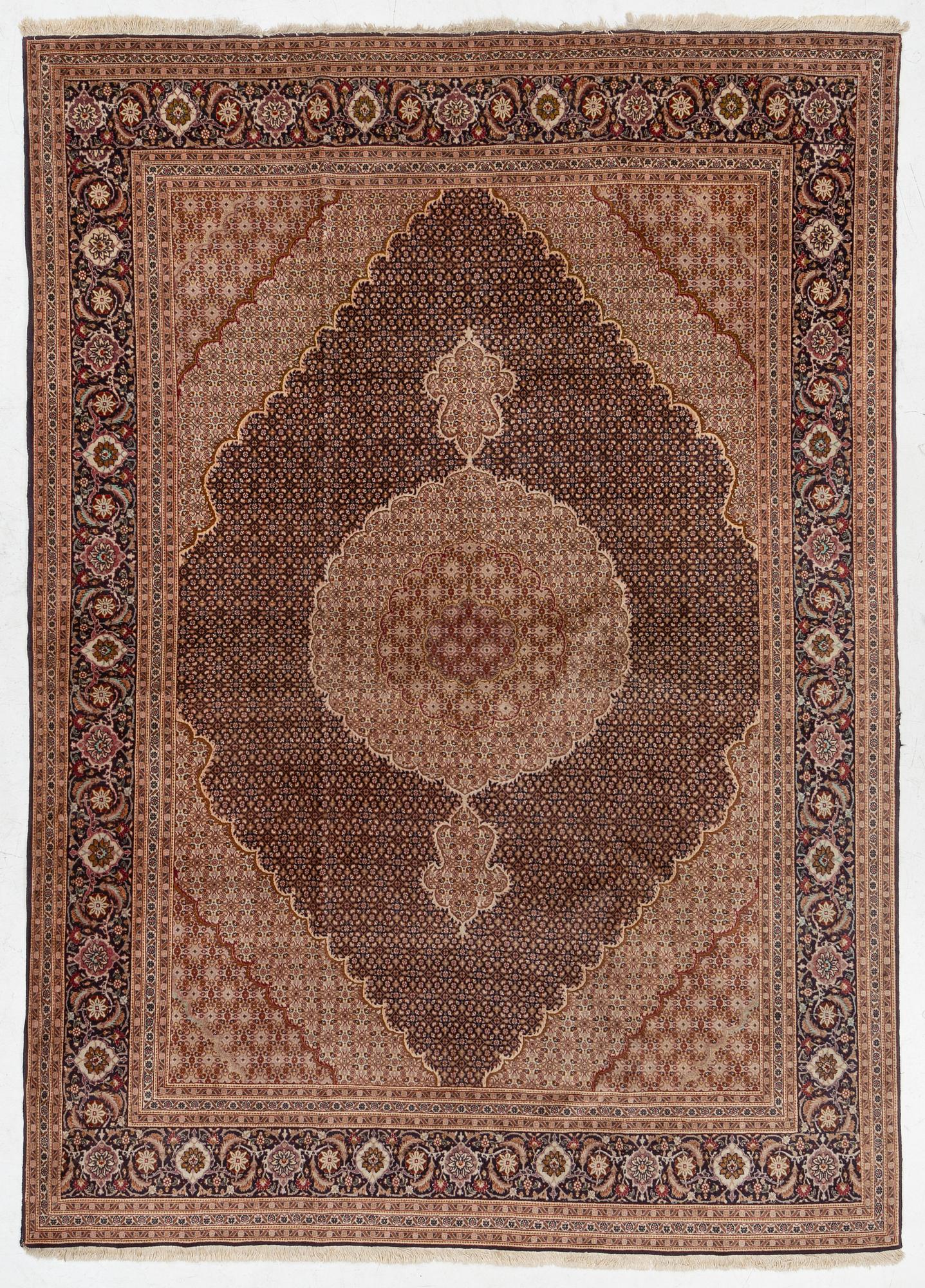 Rug, Tabriz, Mahi, ca. 340 x 250 cm.