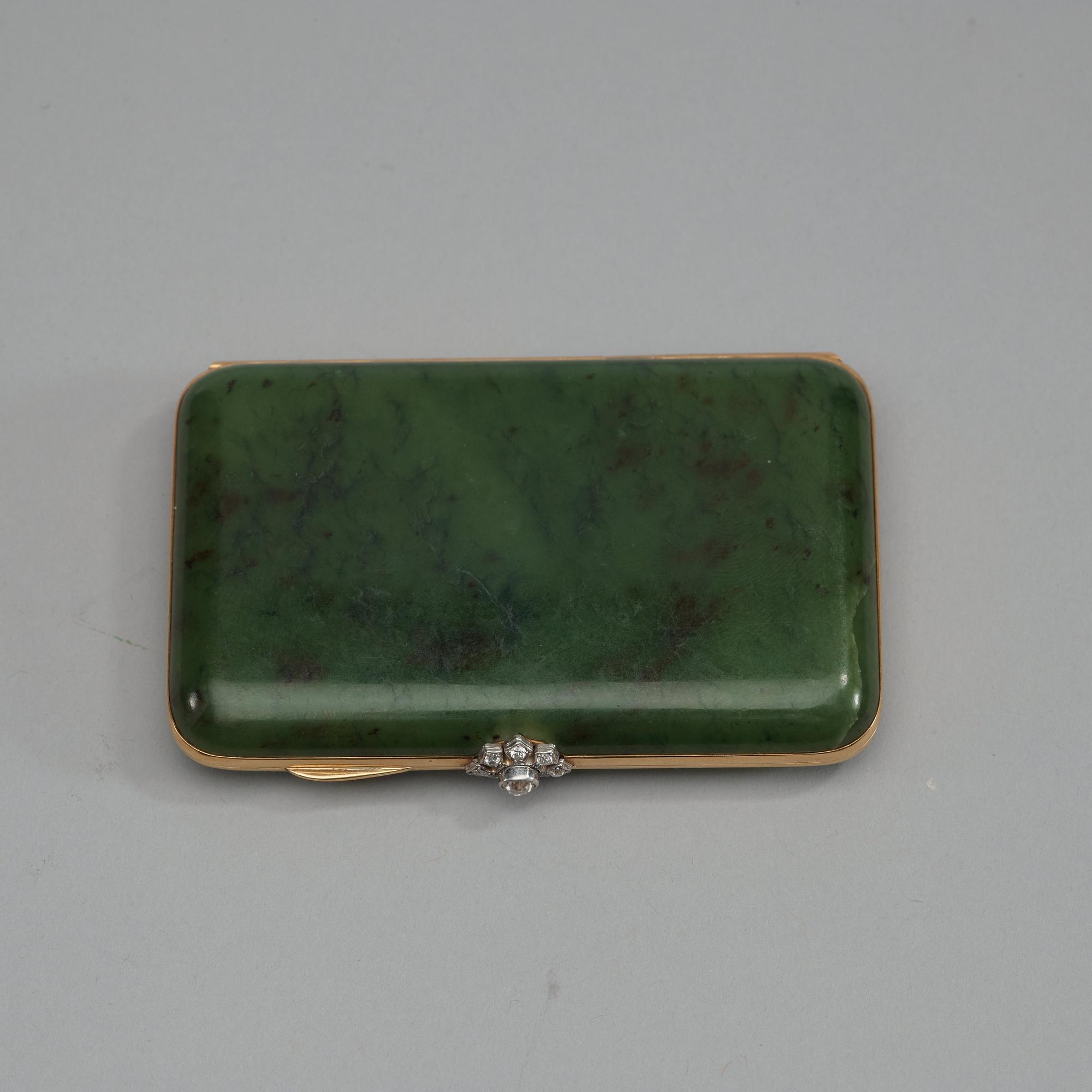 CIGARETTETUI, guld, nefrit och diamanter, ostämplat, 1900-talets början.