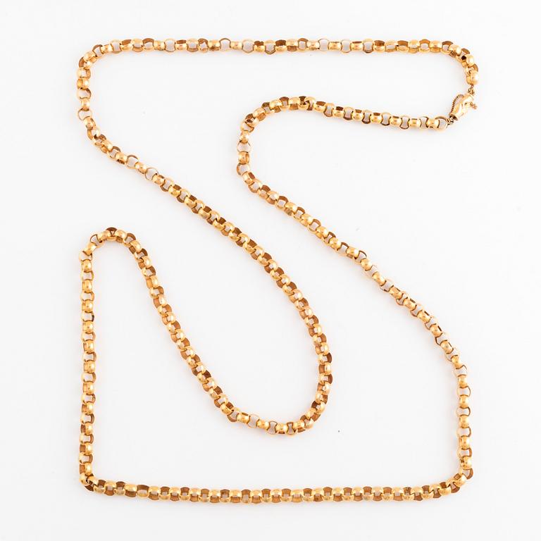 An 18K gold chain.