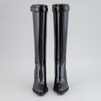 Chloé, a pair of black leather 'Serina' boots, size 36½.