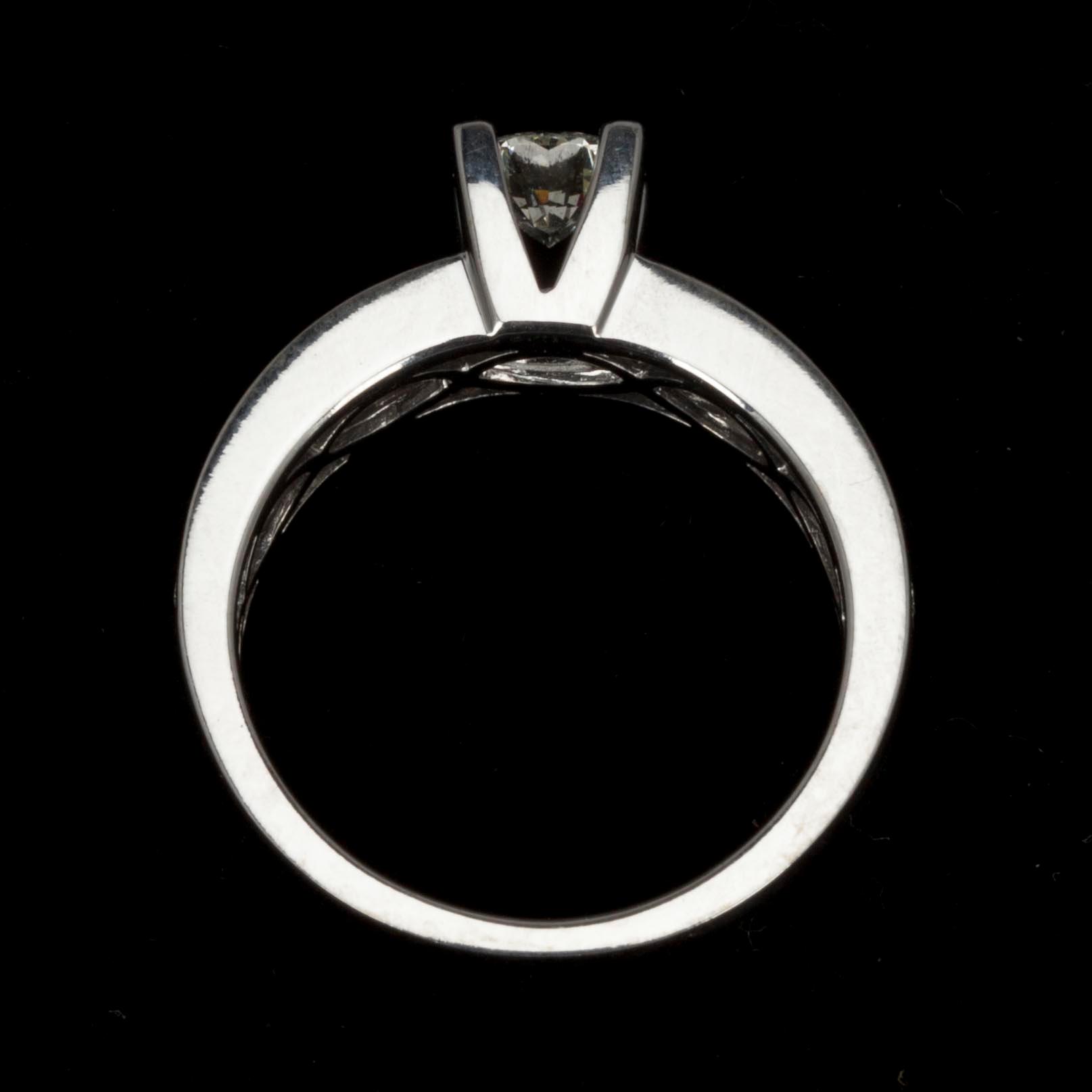 RING, vitguld 18K, diamanter tot. 1,40 ct. Vikt 6,3 g.