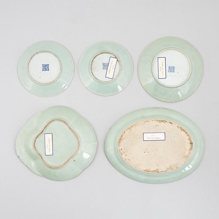 Five porcelain Canton plates and dishes, China, 19th century.