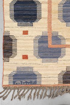 Märta Måås-Fjetterström, a carpet, "Blåplump", flat weave, ca 291 x 201 cm, signed AB MMF.