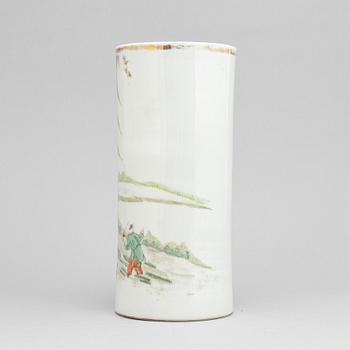 A chinese brush pot, 20th Century.