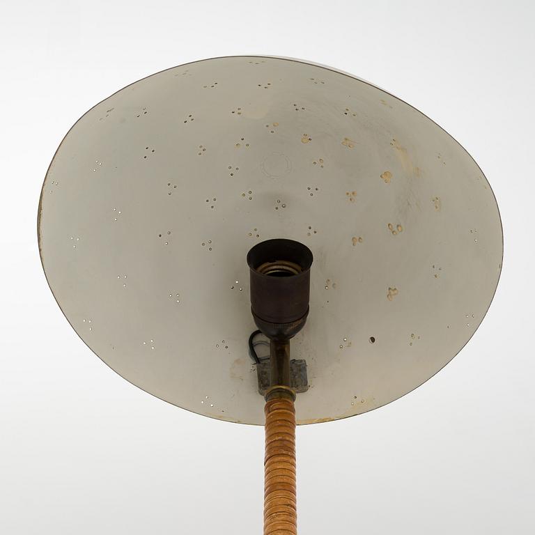 Paavo Tynell, pöytävalaisinpari, malli 9209, Taito 1900-luvun puoliväli.