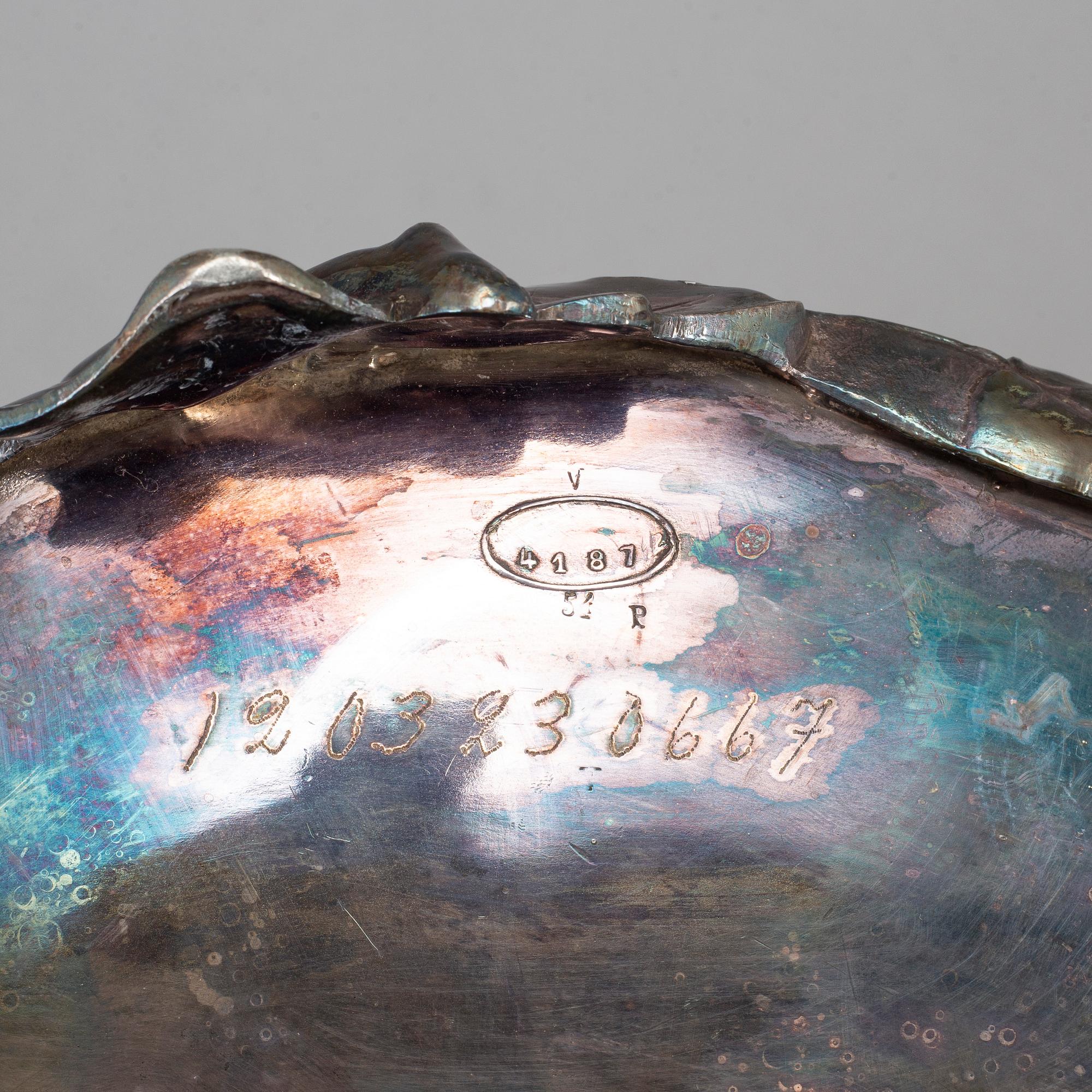 An early 20th century silverplate jardiniere.