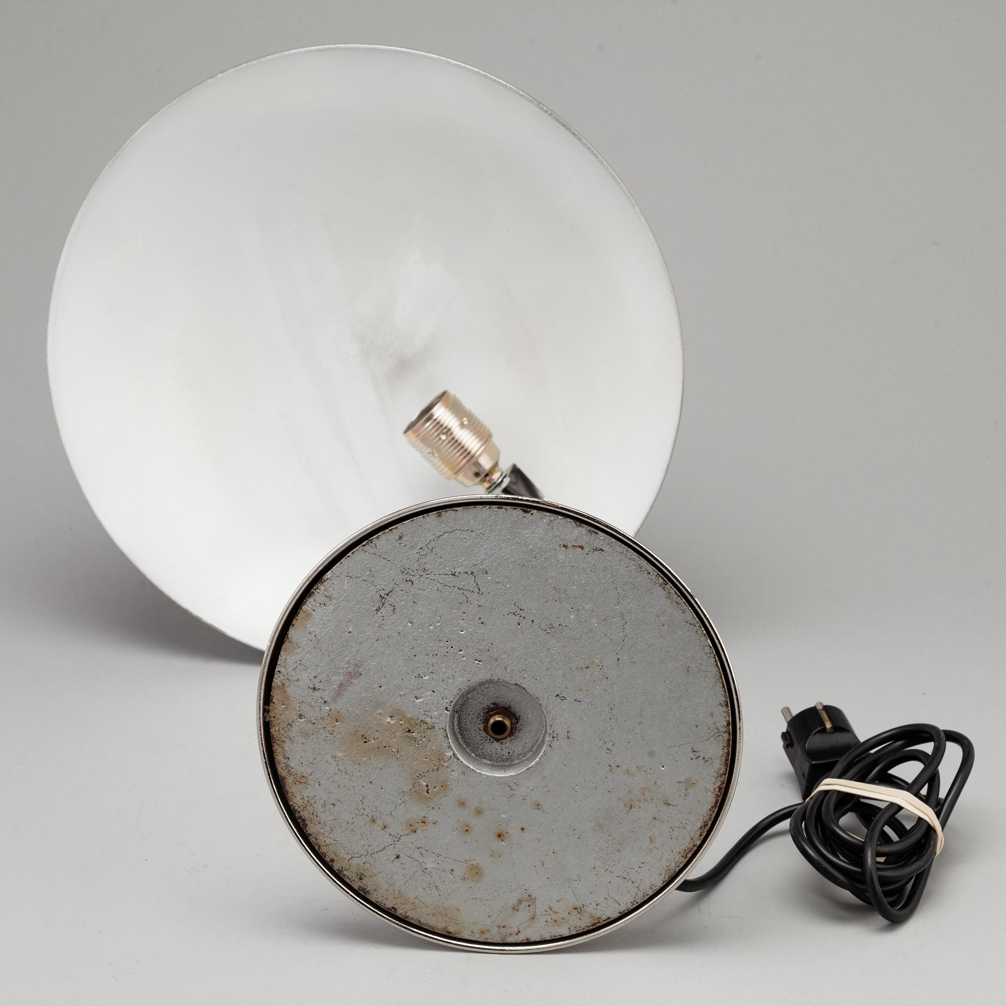 A mid 20th century table lamp.