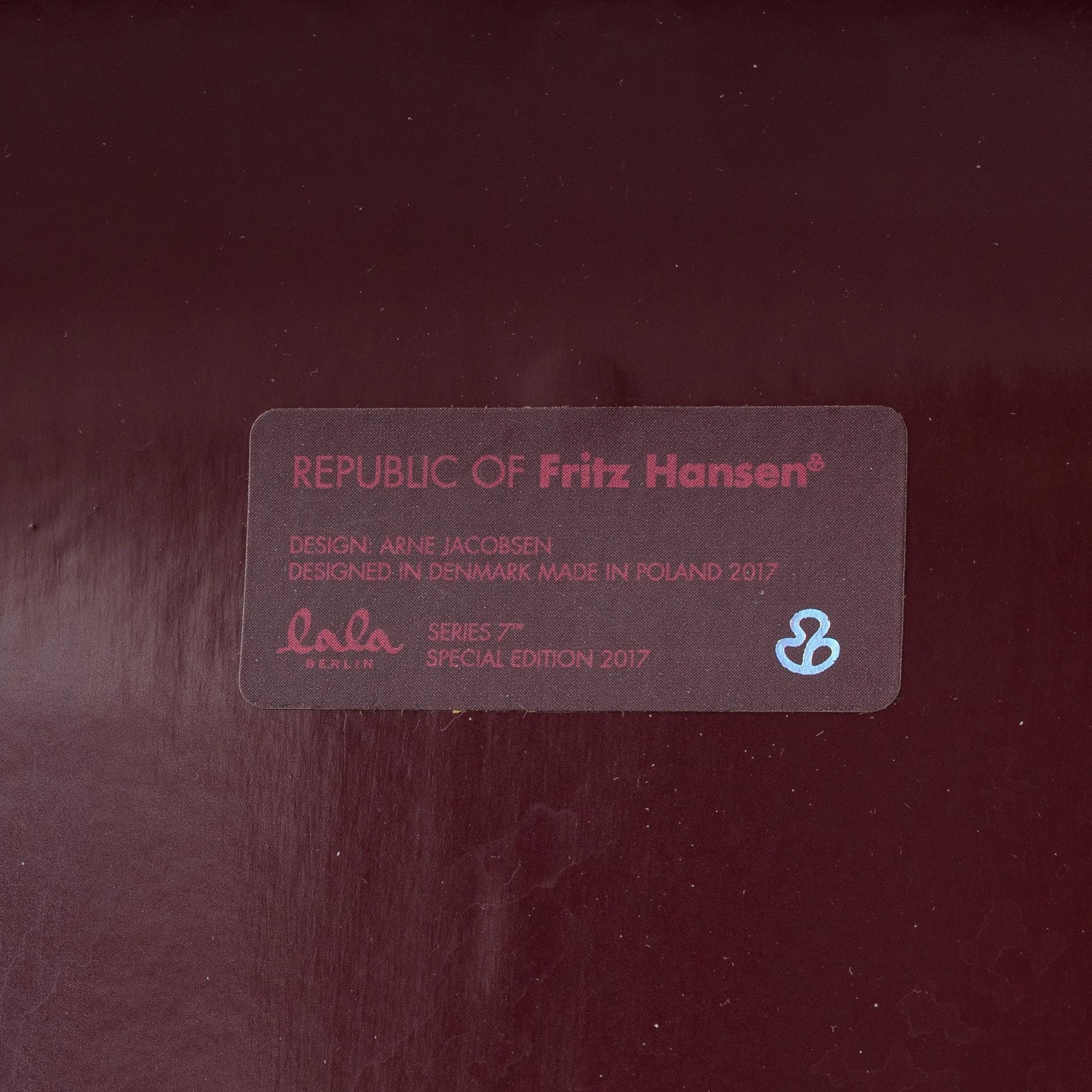 Arne Jacobsen, a pair of 'Sjuan' chairs, special edition Lala Berlin, Republic of Fritz Hansen, 2017.