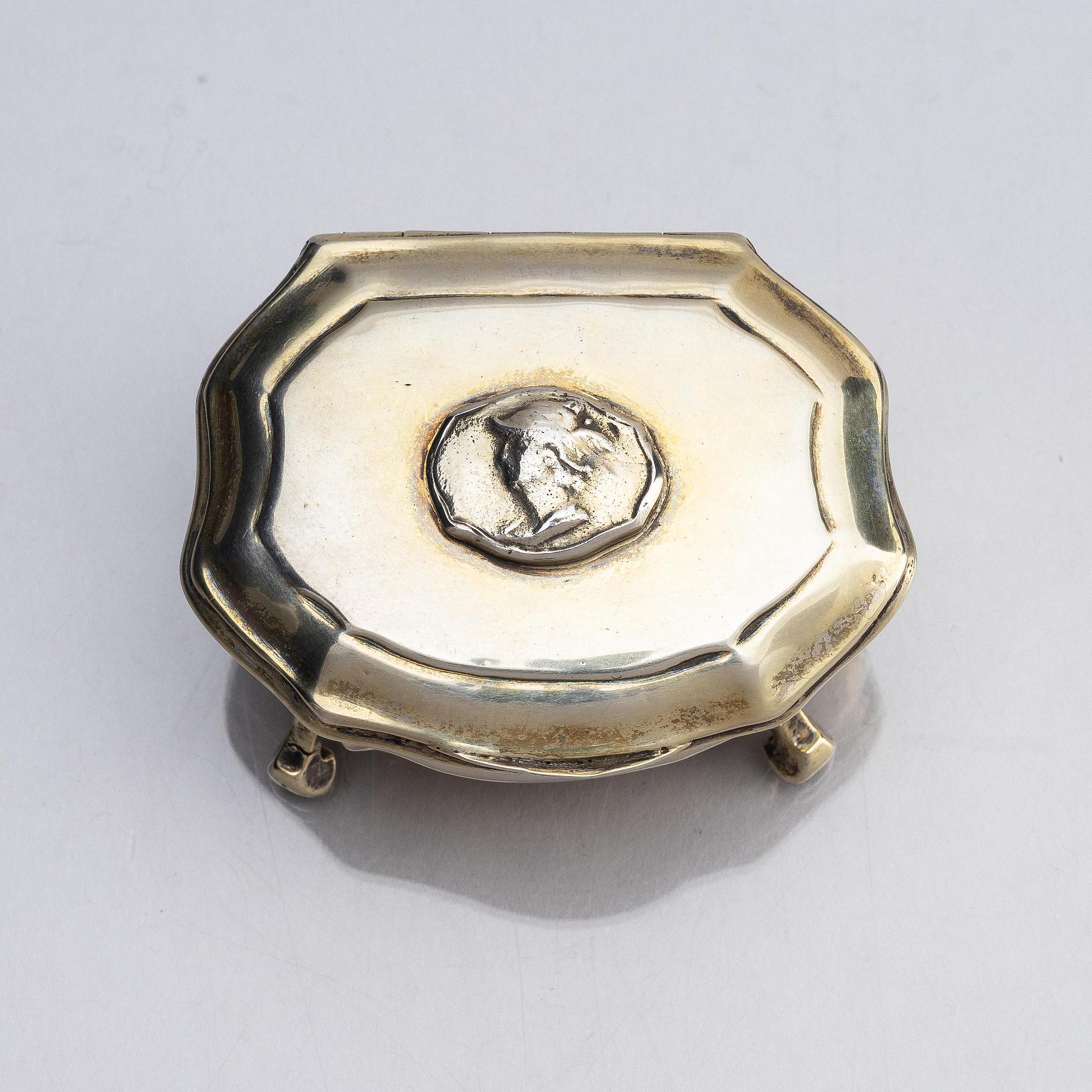 A German 18th century silver-gilt snuff-box, mark of Breuer Martin, Augsburg 1751.