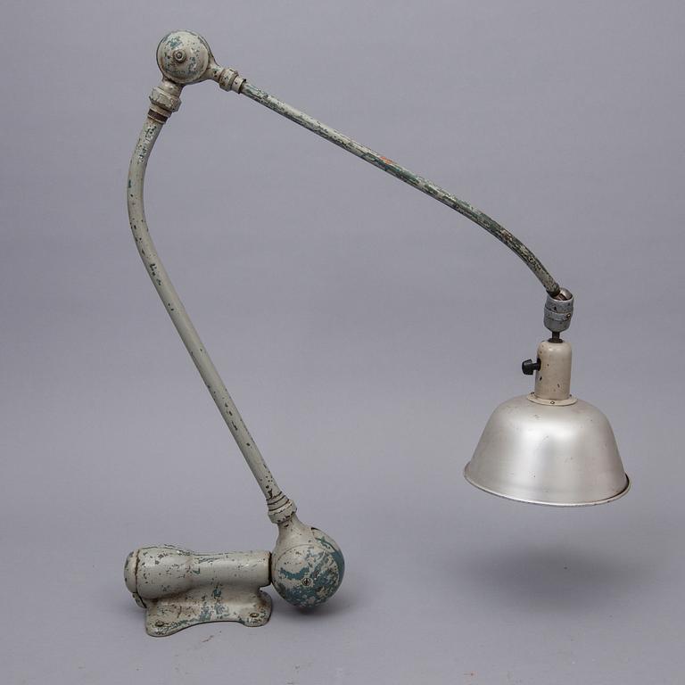 INDUSTRILAMPA, "Triplex-pendel", Johan Petter Johansson, Enköping, omkring 1900-talets mitt.