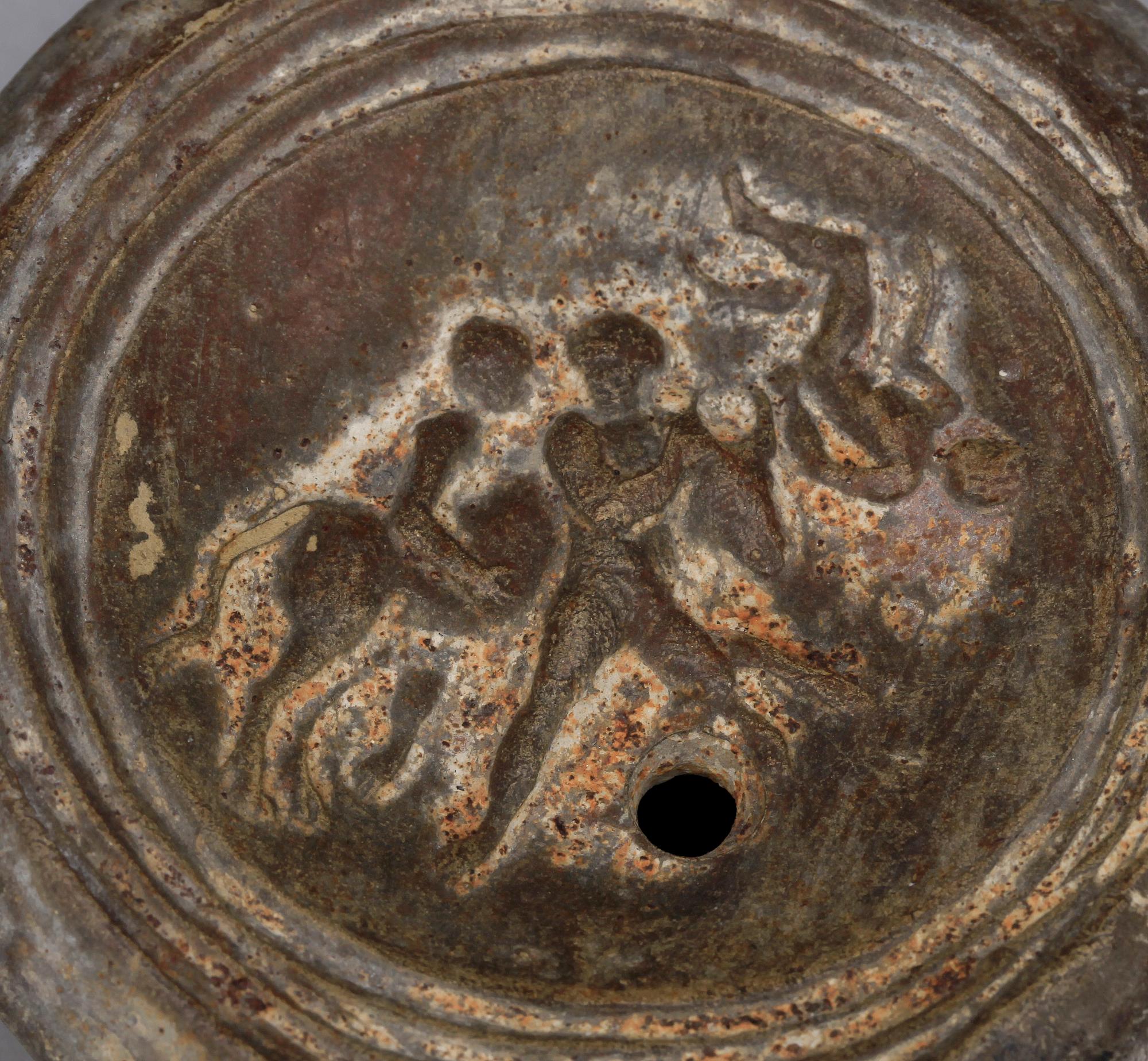 OLJELAMPA, lergods, Italien 1800-talets slut.