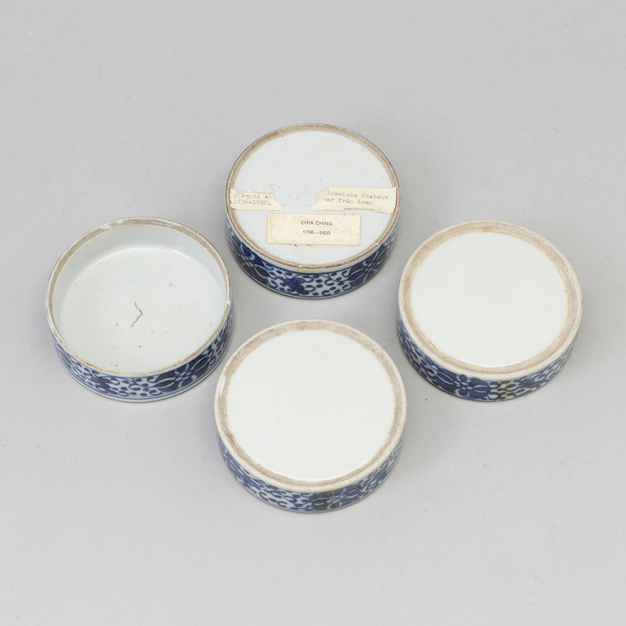 A Chinese porcelain blue and white stack candy box, Qing dynasty, 19th century.