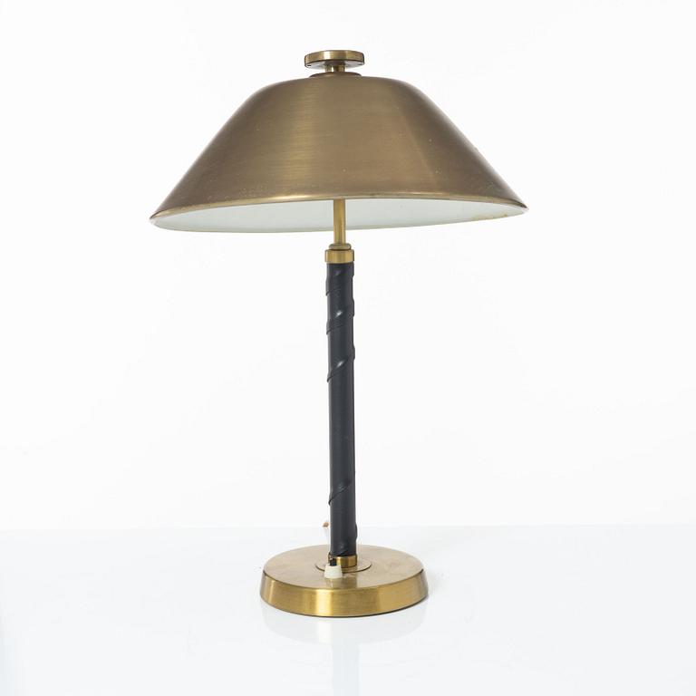 Einar Bäckströms Metallvarufabrik, a model '5014' table lamp, 1940's.