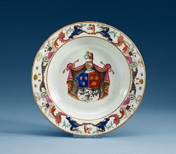 An armorial dinner plate, Qing dynasty, Qianlong (1736-95).