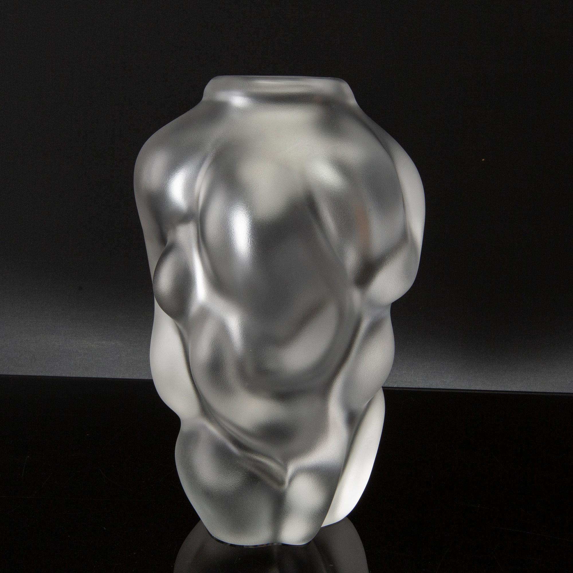 PER B SUNDBERG, a signed Orrefors glass vase, model. 1996.