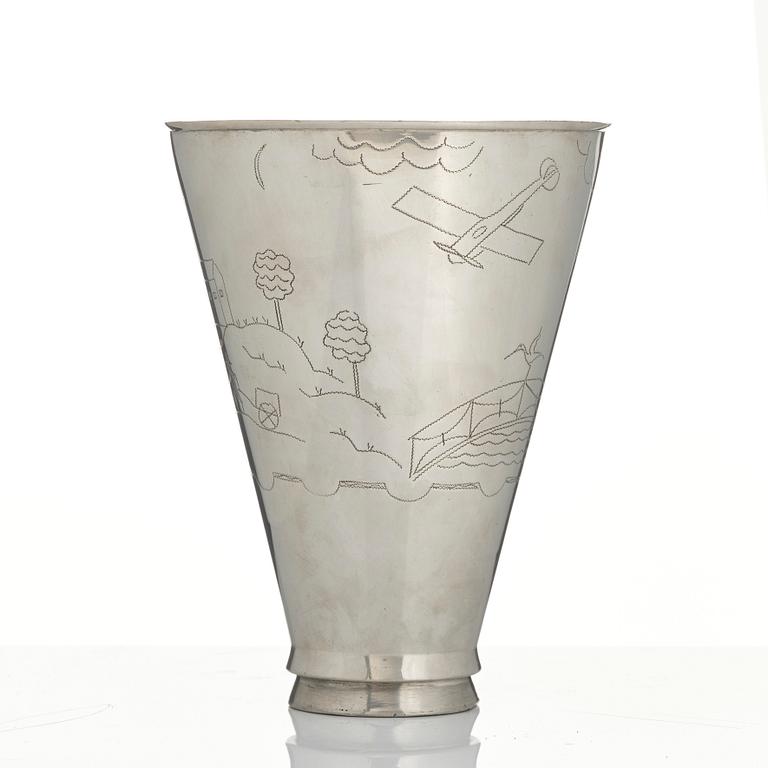 Nils Fougstedt, Vase, Firma Svenskt Tenn, Stockholm, 1925.