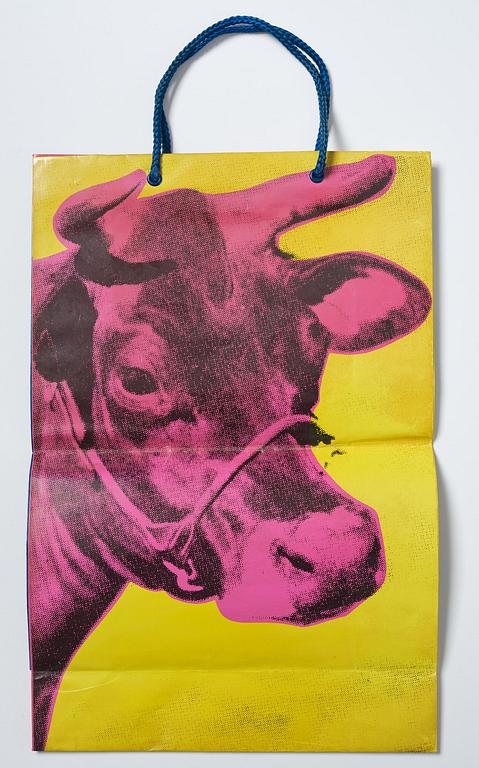 Andy Warhol, Samling av Warhol-relaterade tidningar, böcker och vinylskivor.