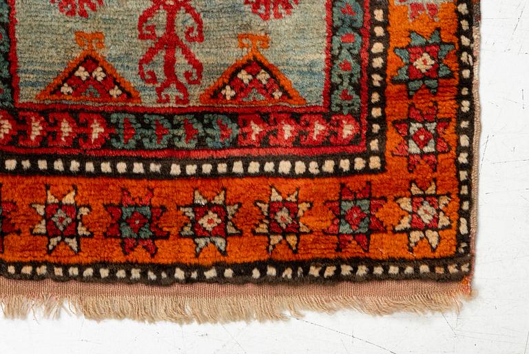 An antique Sivas Yastick rug, c. 93 x 53 cm.