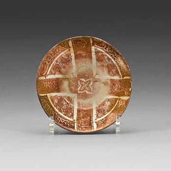 801. BOWL. Pottery with a lustre decor. "Kashan style", Iran 13th century. Diameter 14,8-15 cm.