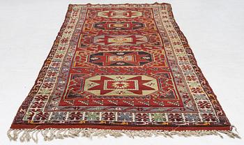 Matta, semiantik Kazak, ca 335 x 123 cm.