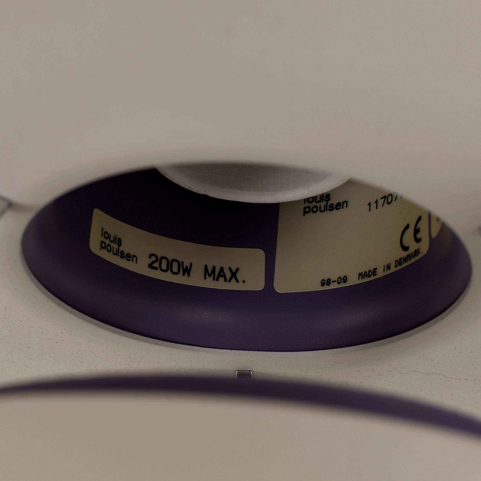 POUL HENNINGSEN, taklampa, "PH-4", för Louis Poulsen, Danmark. Höjd ca 30 cm.