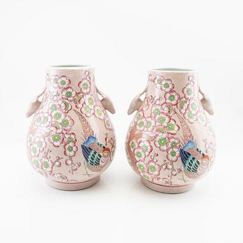 A pair of Chinese vases, modern manufactory.