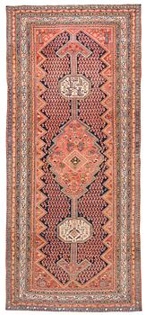 1163. SEMIANTIK FERAGHAN KELLY. 397,5 x 174 cm.