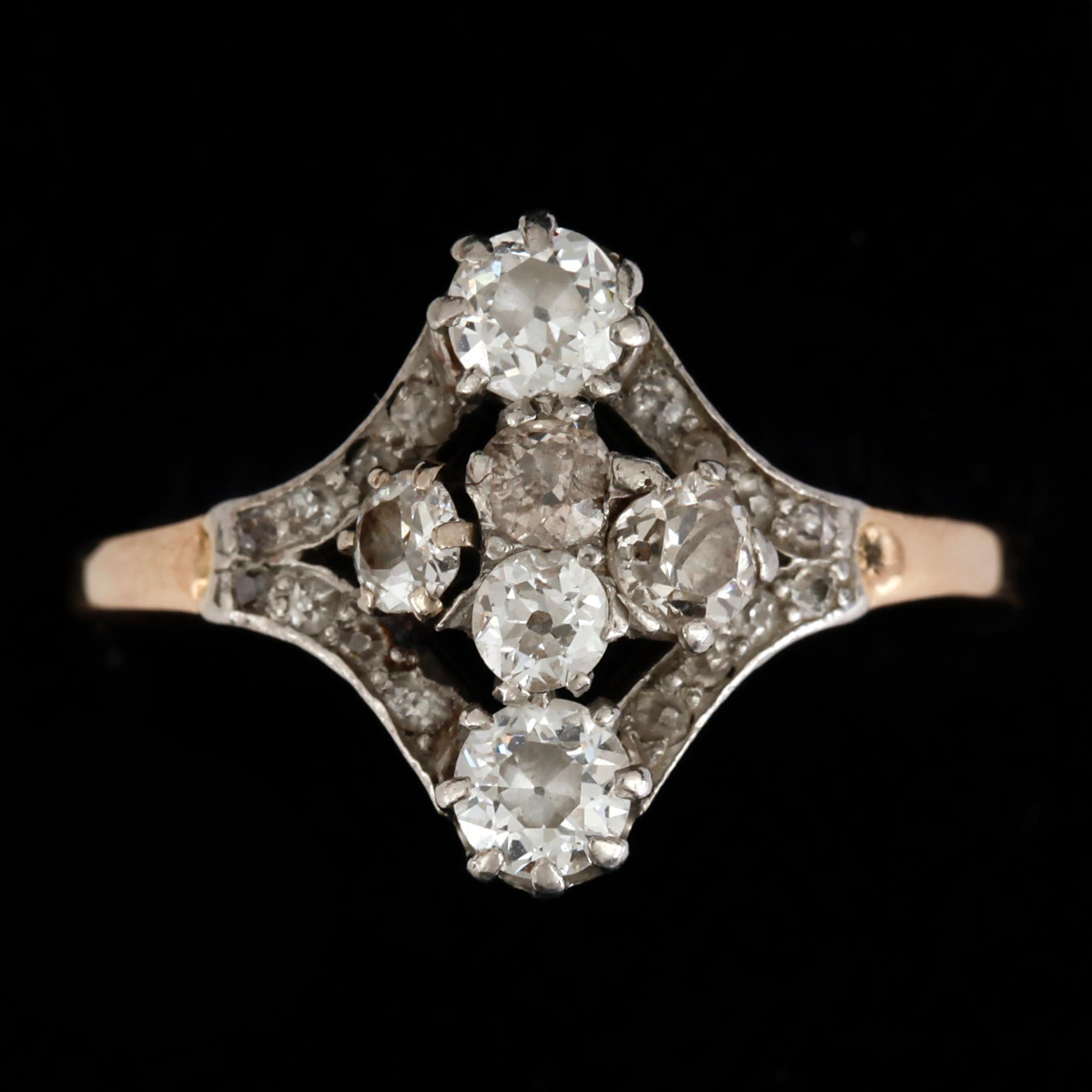 RING. 18K guld med 24 gammalslipade diamanter. Vikt ca 3,5 gram.