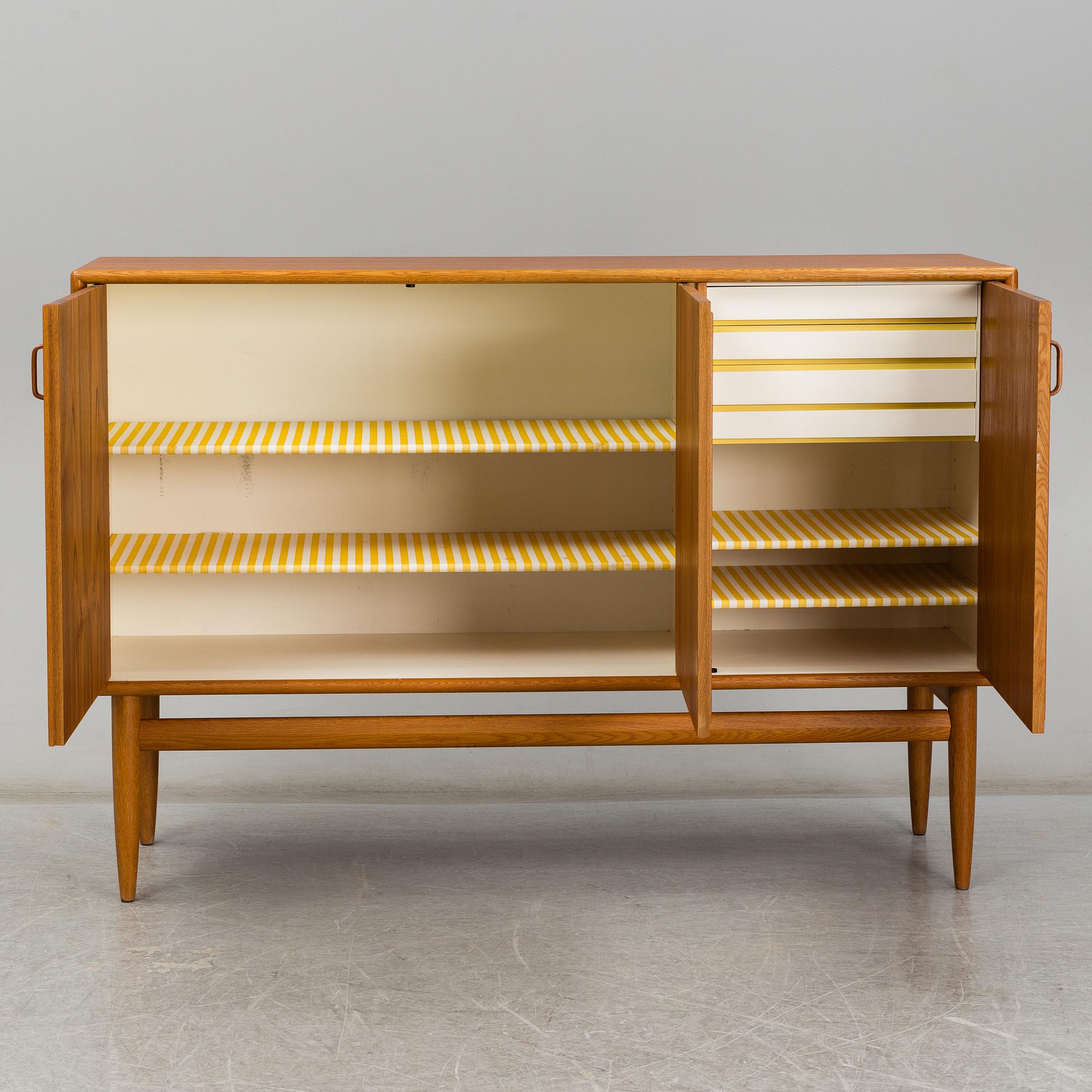 BERTIL FRIDHAGEN, sideboard, Bodafors, 1900-talets andra hälft.