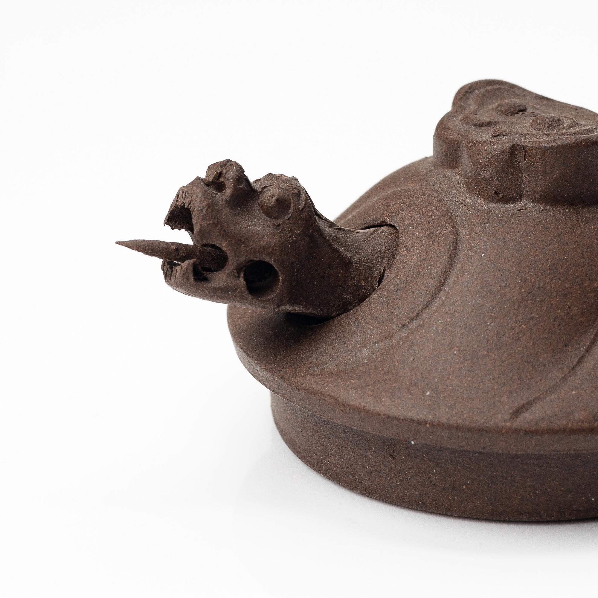 A group of three Chinese yixing teapots, 1980s.