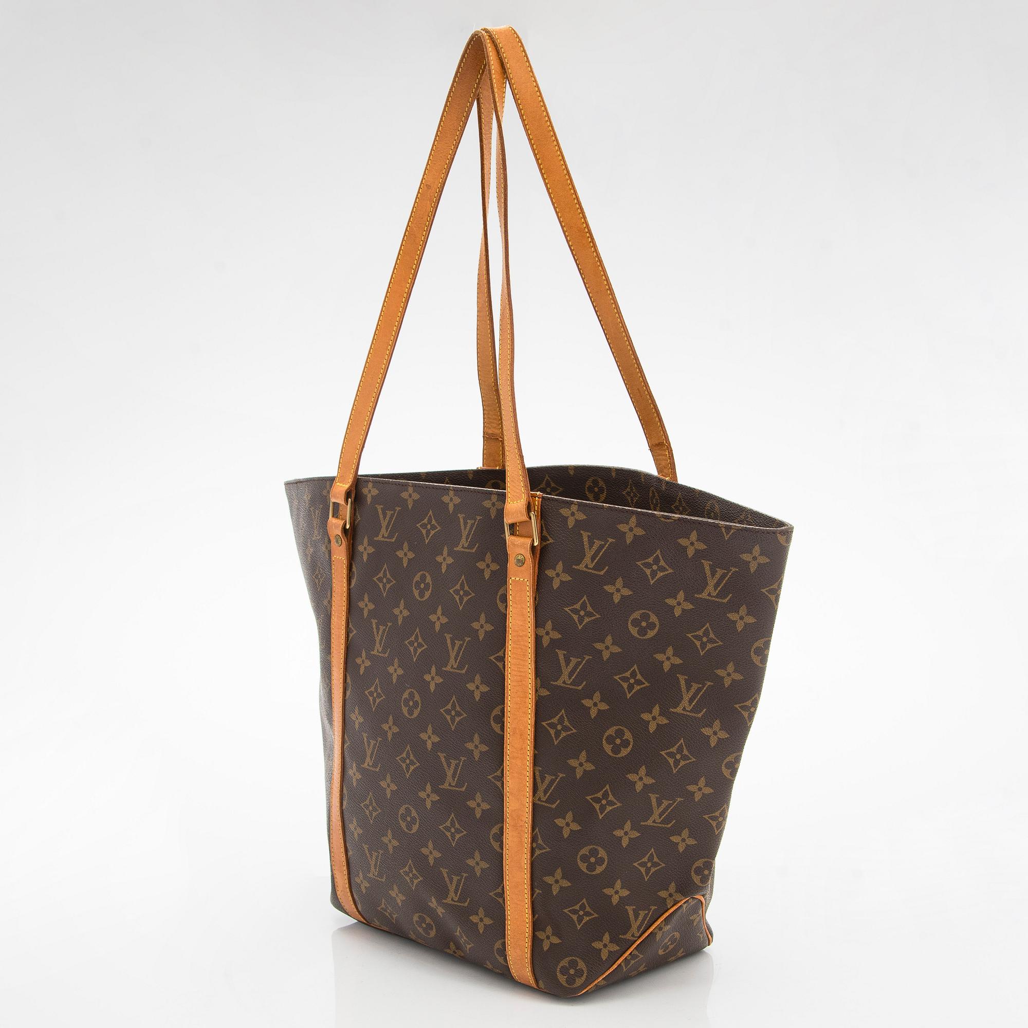Louis Vuitton, a Monogram Canvas 'Sac Shopping' bag.