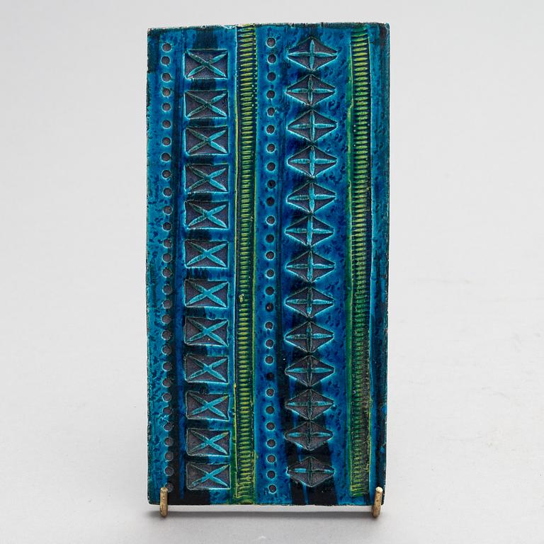 Aldo Londi, a 'Rimini Blu' jewellery box and two vases, Bitossi, Montelupo Fiorentino, Italy late 1950s/early 1960s.