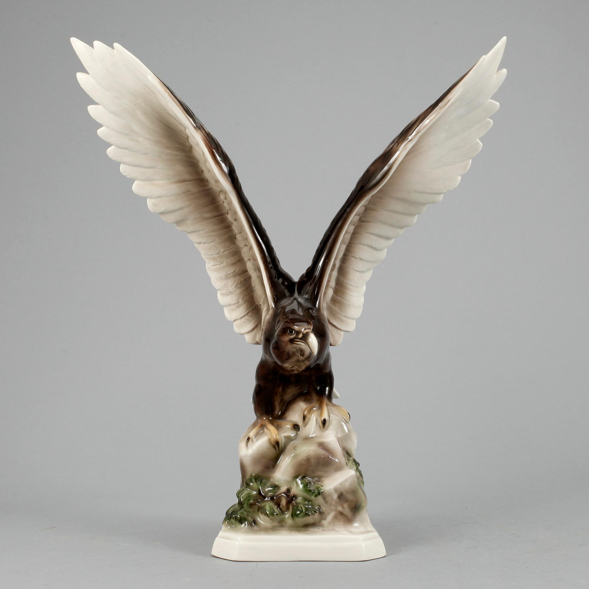 FIGURIN, porslin, Wien Keramos, signerad  R CH. 1900-tal.