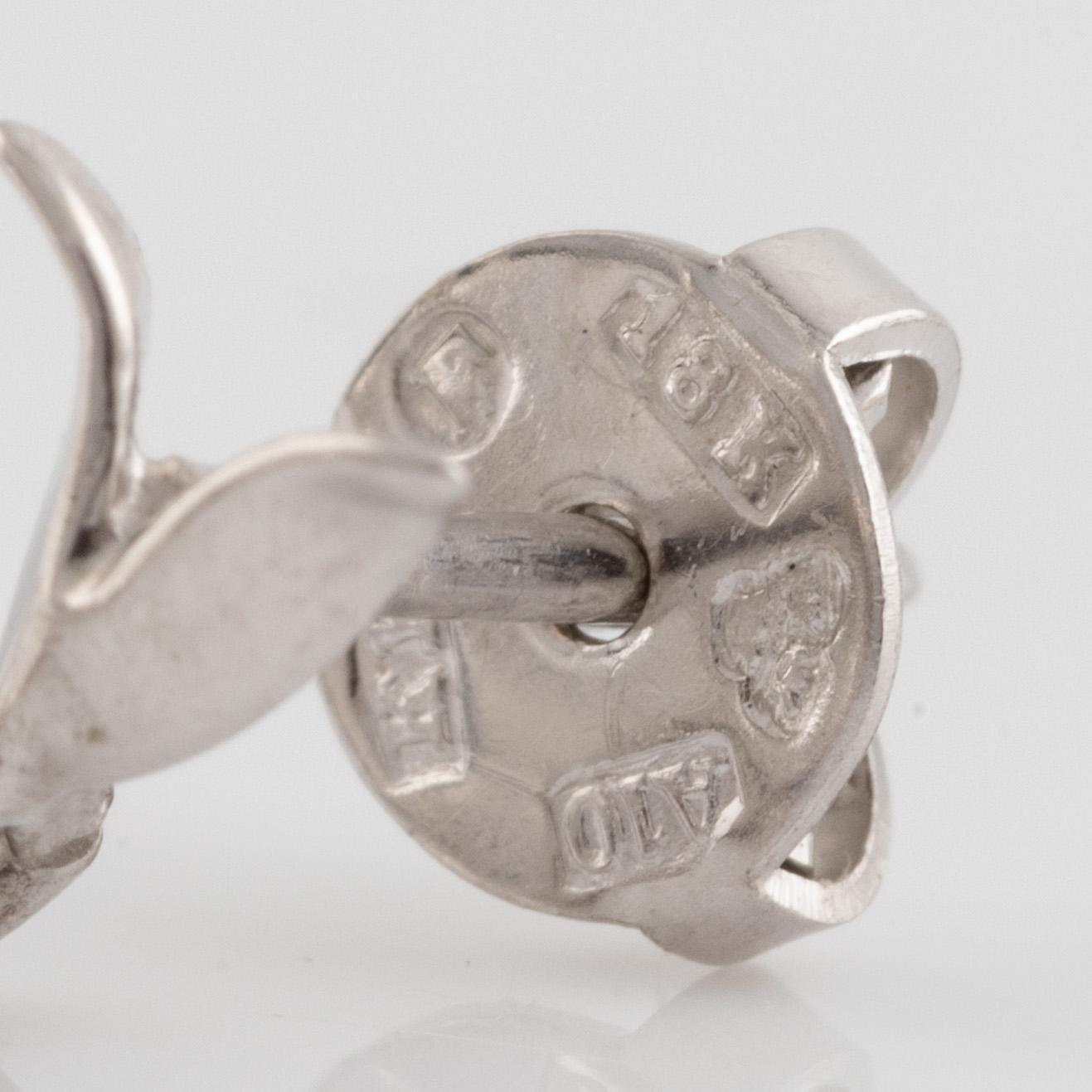 18K white gold and brilliant cut diamond earrings, Alton.