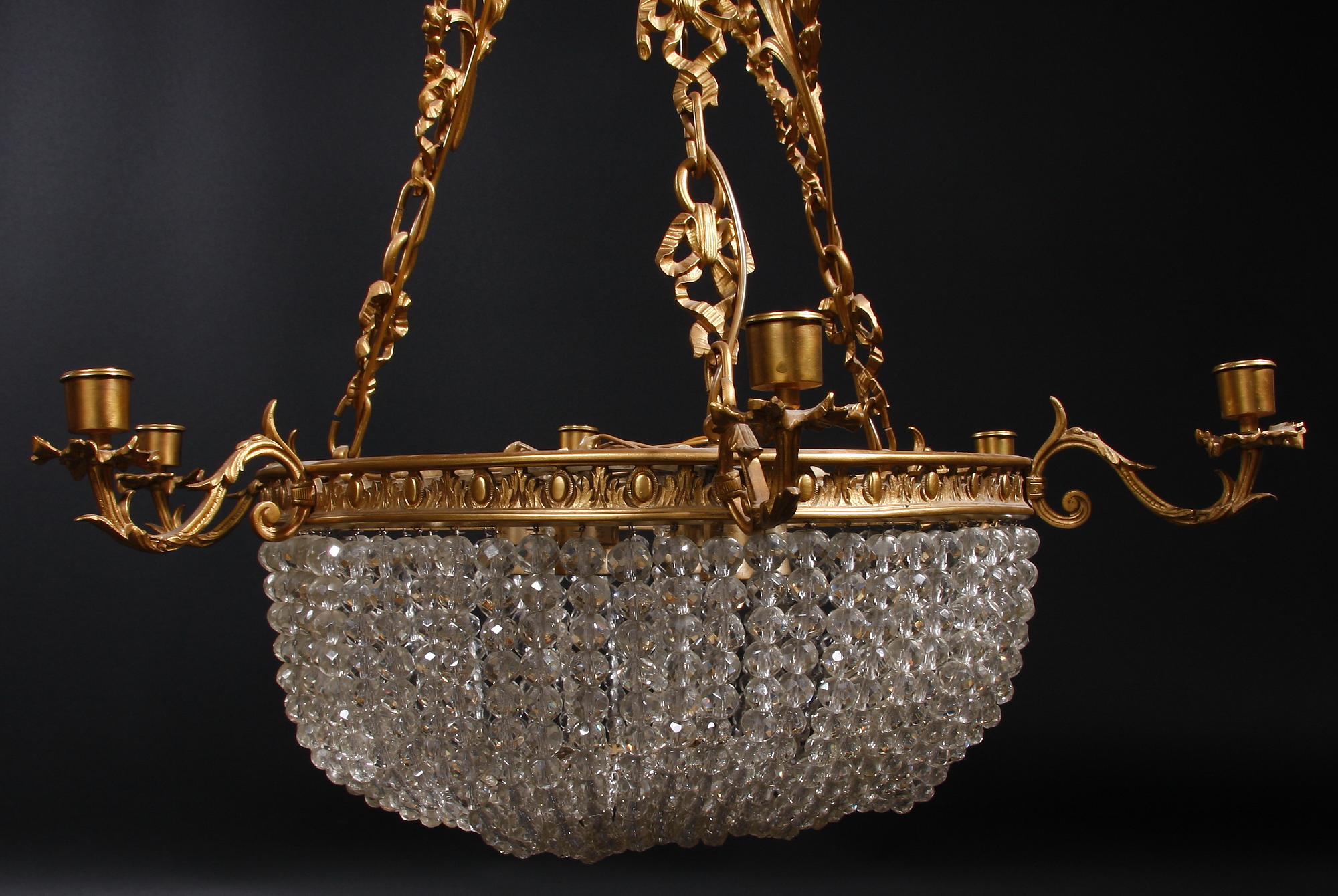 LJUSKRONA, nyrokoko, sent 1800-tal. H 80.