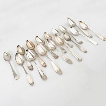 Spoons 16 pcs silver 17th/18th century.