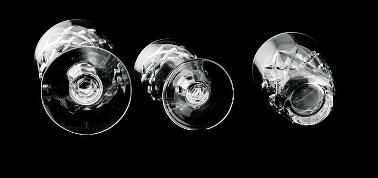 GLASSERVISDELAR, 36 st, glas, "Karolina", Gunnar Cyrén, Orrefors.