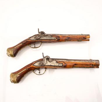 Pistoler ett par, slaglås 1700- / 1800-tal.