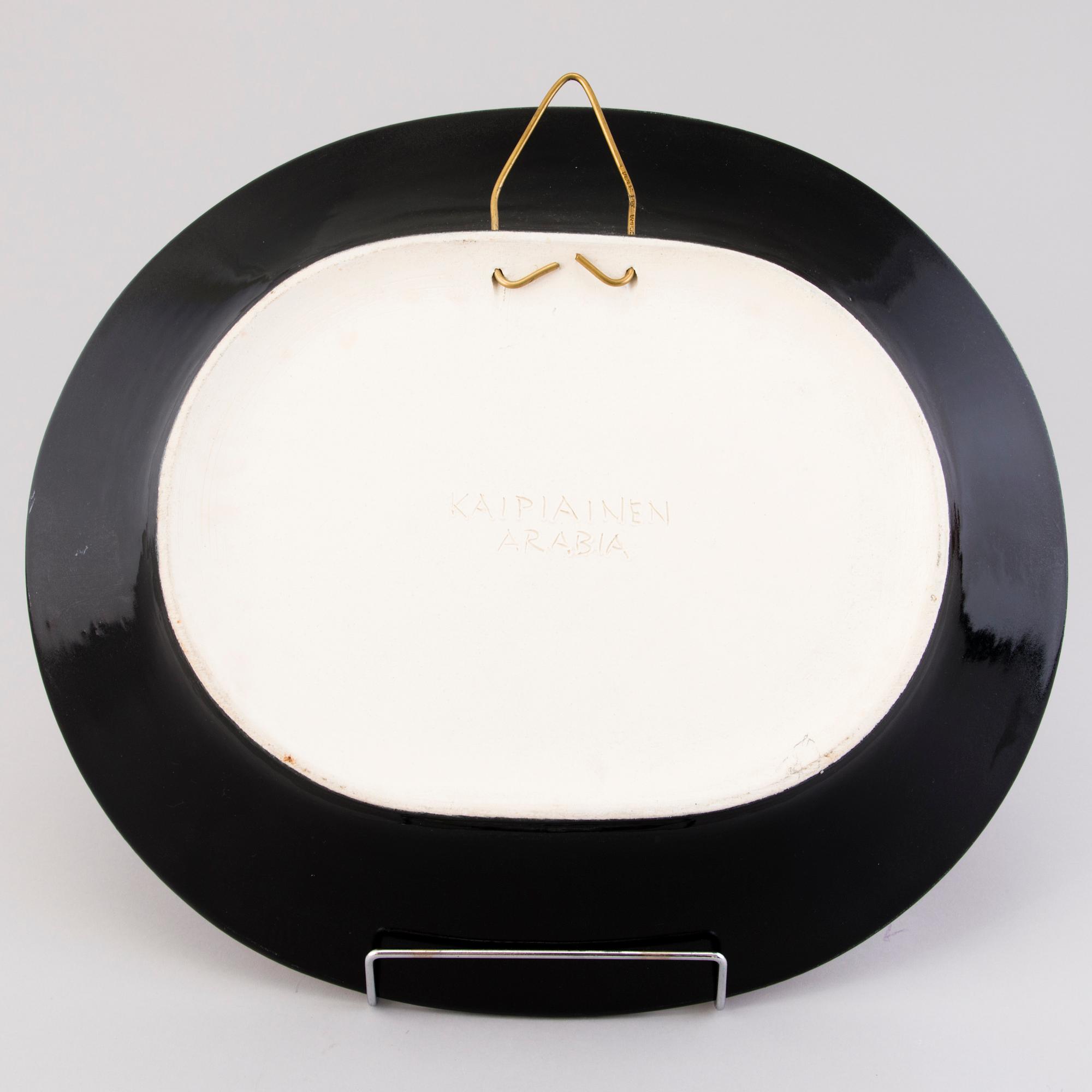 BIRGER KAIPIAINEN, a ceramic bowl, signed Kaipiainen Arabia.