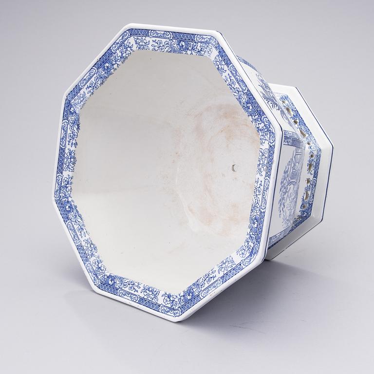 YTTERFODER, keramik, Gustavsberg, 1900-talets början.