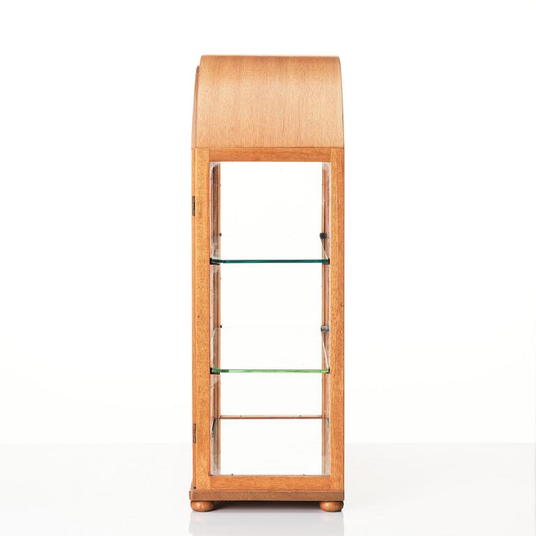 Josef Frank, a 'model 2070' mahogany table showcase cabinet, Svenskt Tenn, Sweden, before 1985.