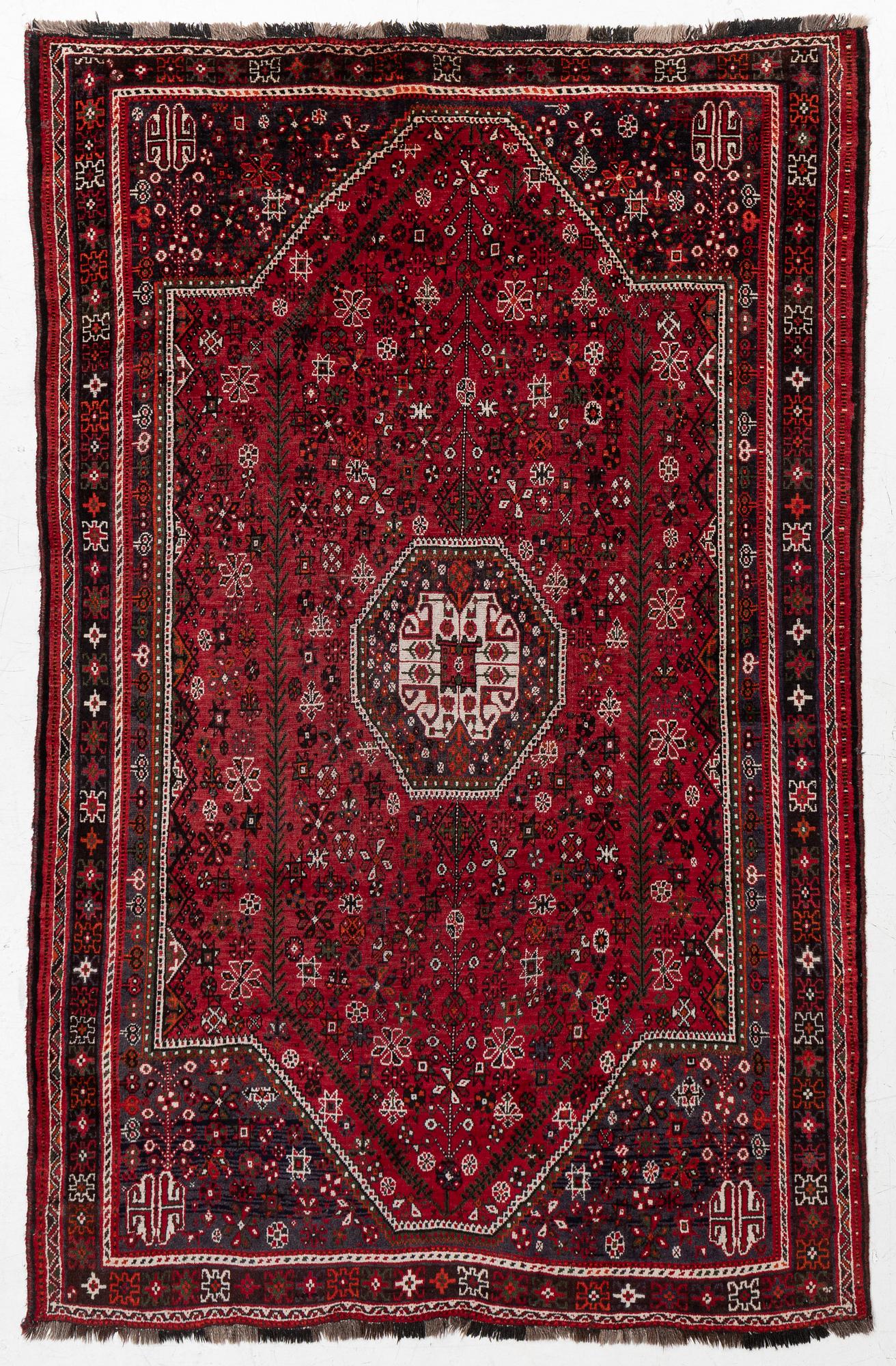 Rug, possibly Bidjar, approx. 270 x 172 cm.